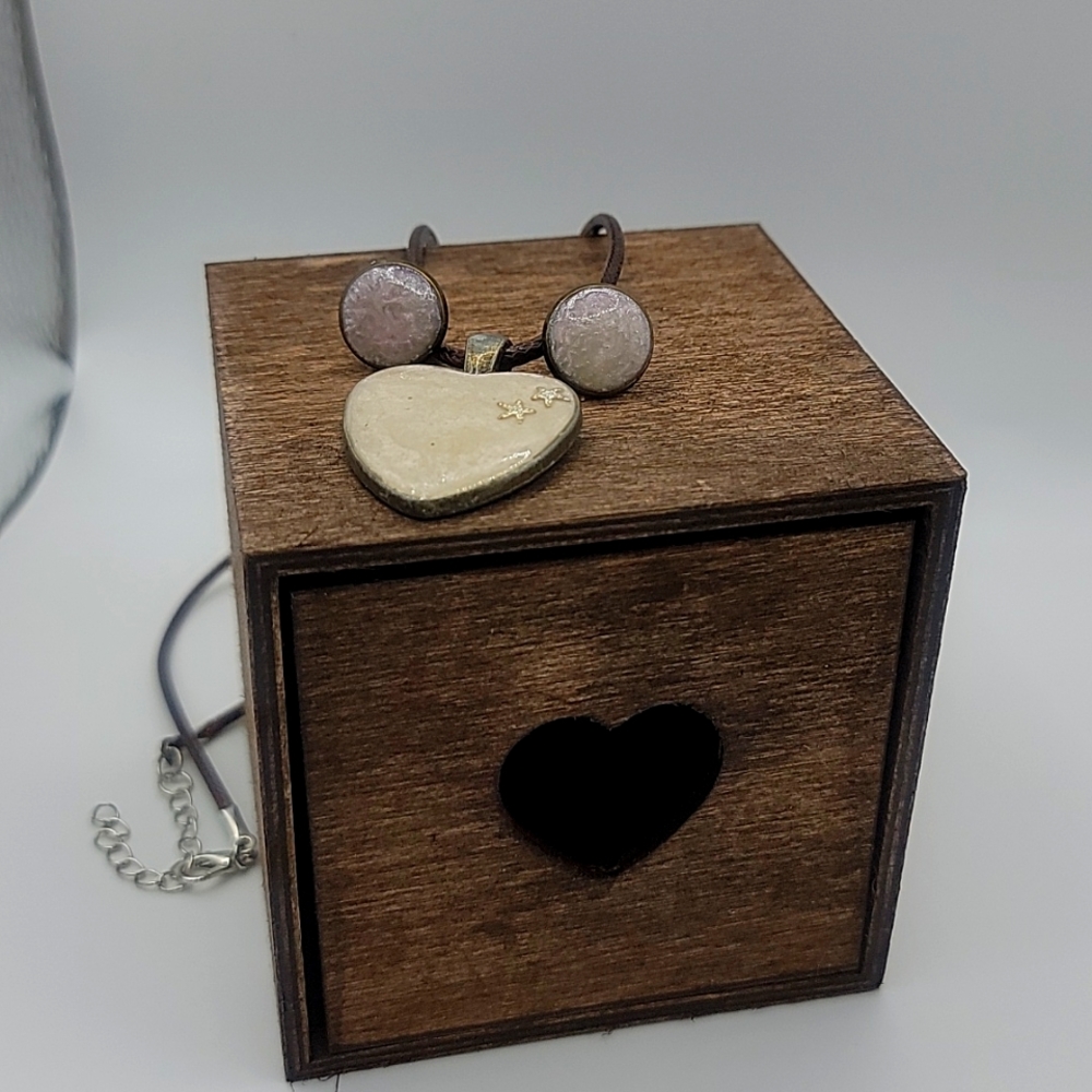 Necklace and earring set